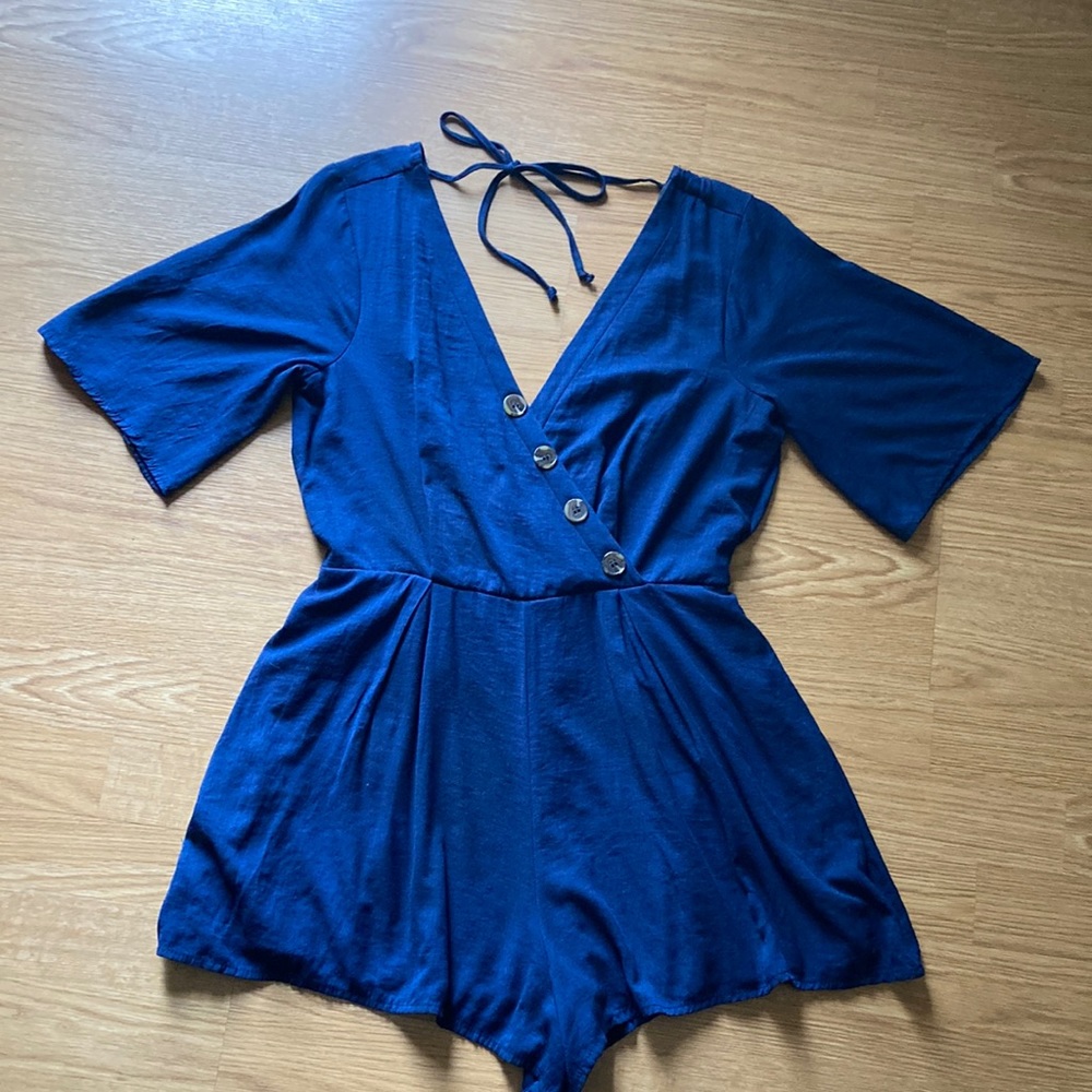 V-Neck Short Jumper with Elastic Waist. Size L. Navy Blue, short sleeve